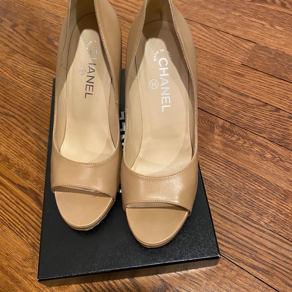 Chanel Pumps